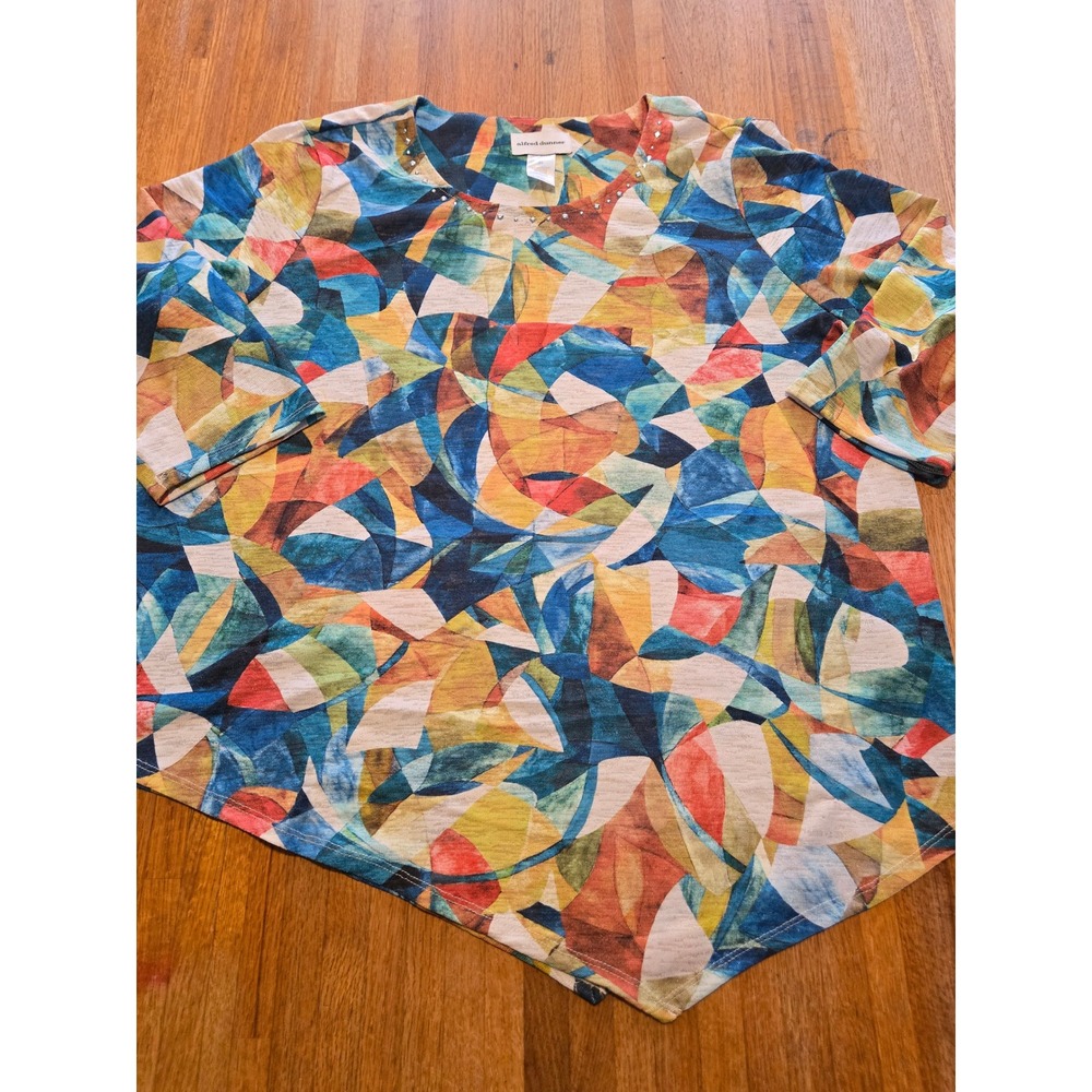Alfred Dunner Women XL Colorful Geometric Embellished Asymmetrical Hemline Top